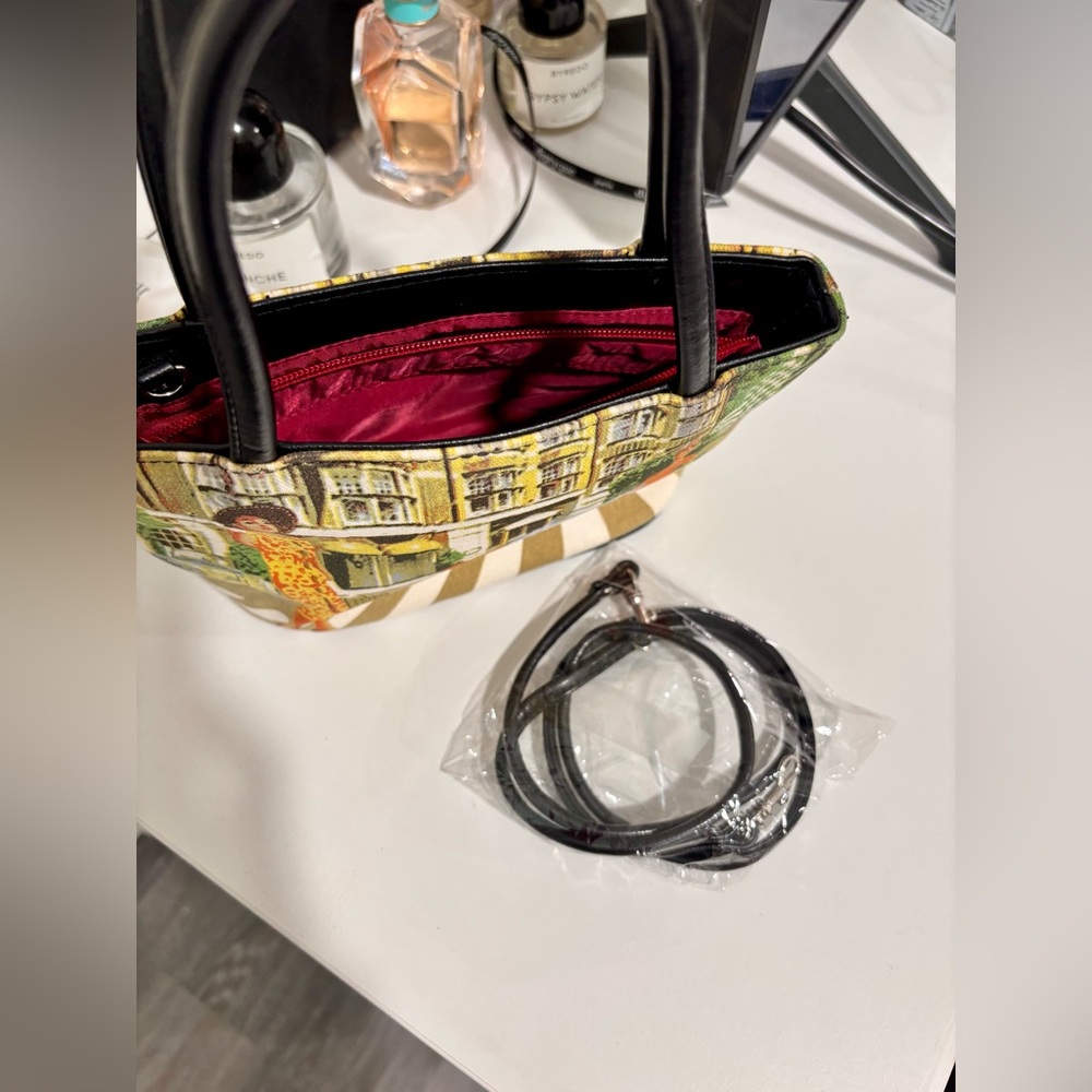 Small Fashion Purse - Picture 7 of 8